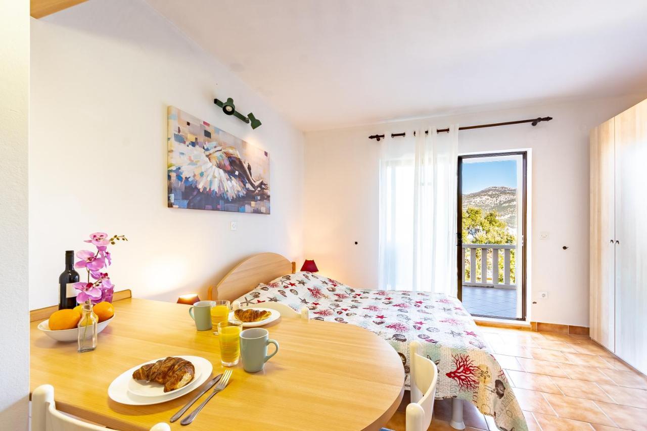 Apartments Tri Zala Zrnovo Εξωτερικό φωτογραφία