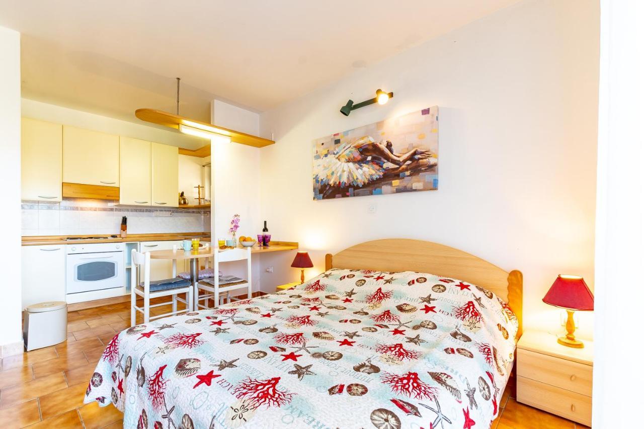 Apartments Tri Zala Zrnovo Εξωτερικό φωτογραφία