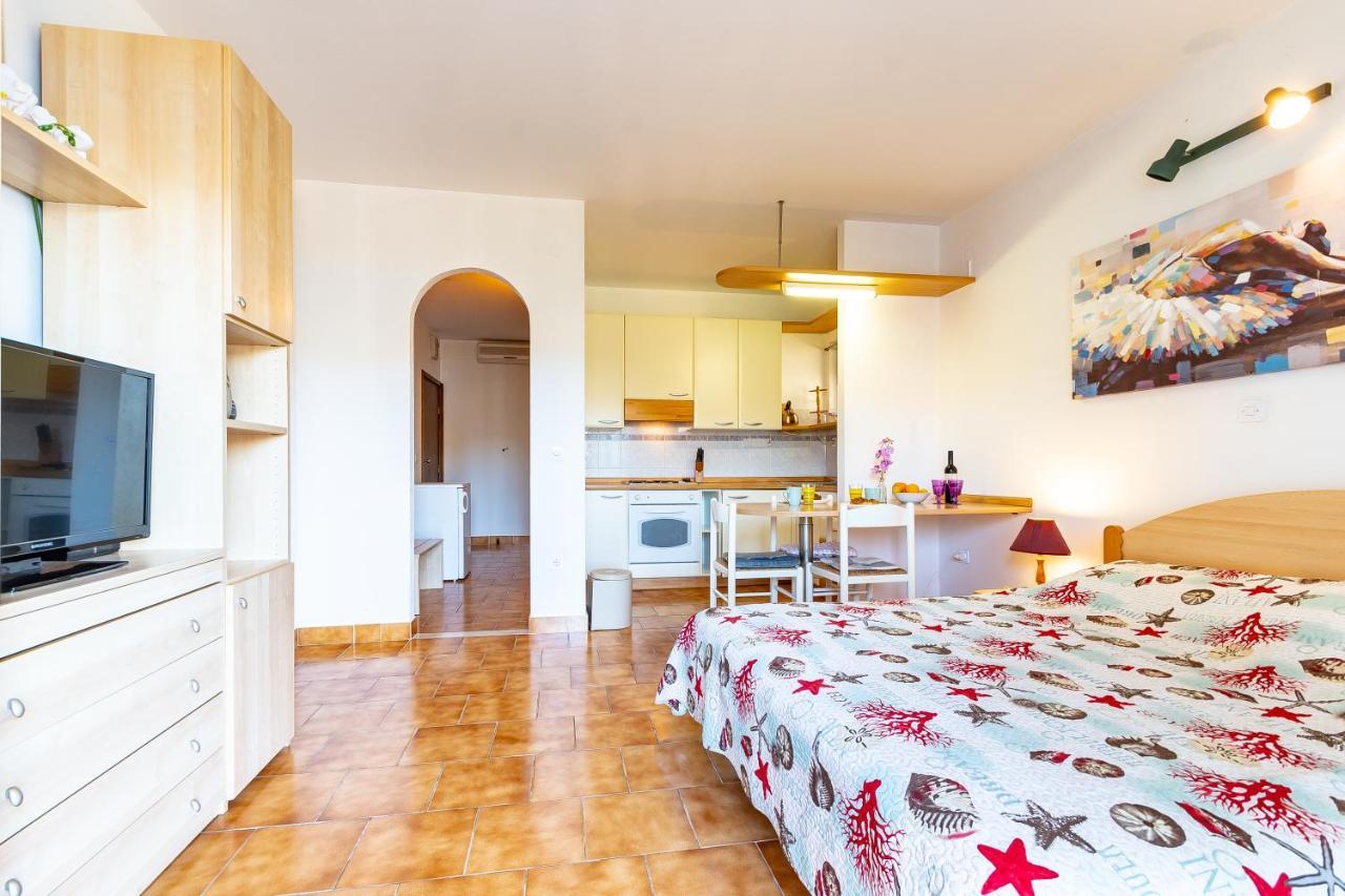 Apartments Tri Zala Zrnovo Εξωτερικό φωτογραφία